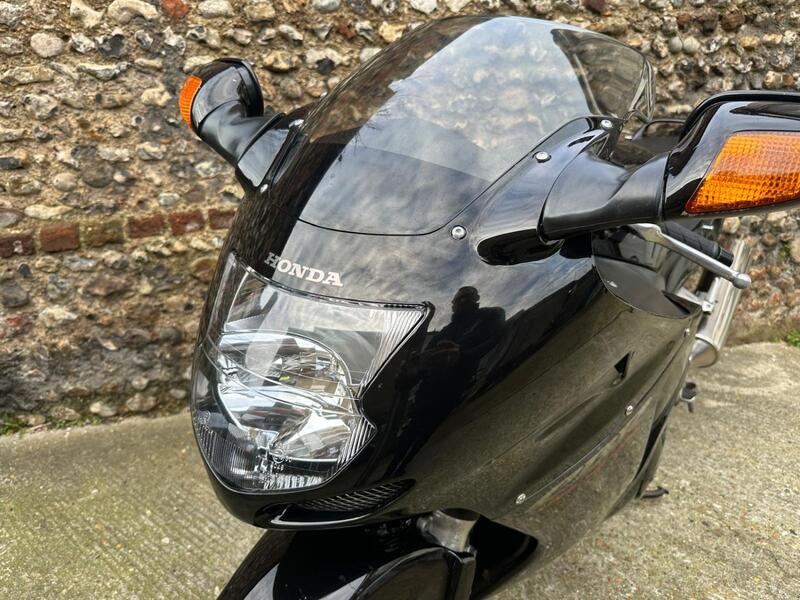 HONDA CBR1100XX Super Blackbird