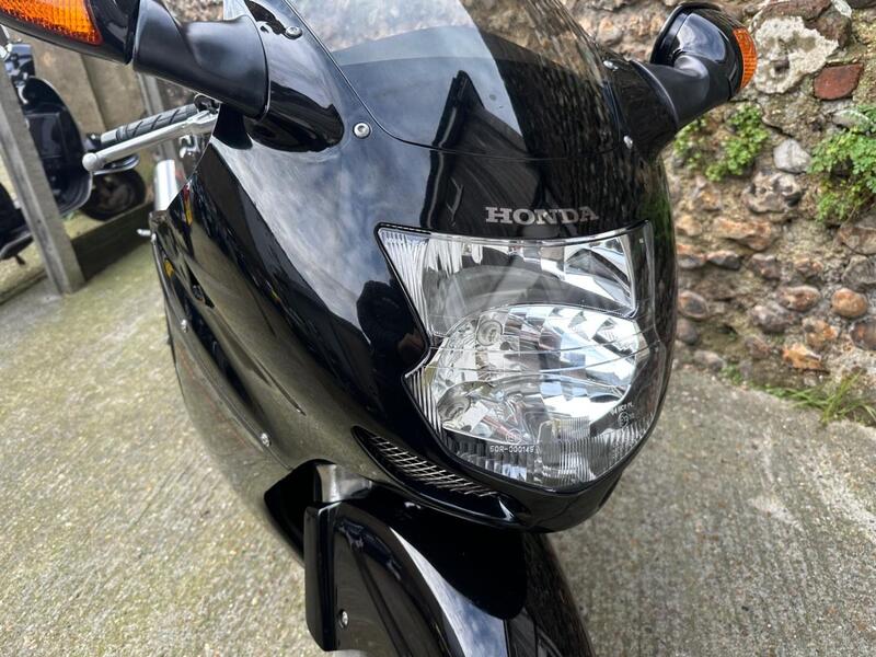 HONDA CBR1100XX Super Blackbird