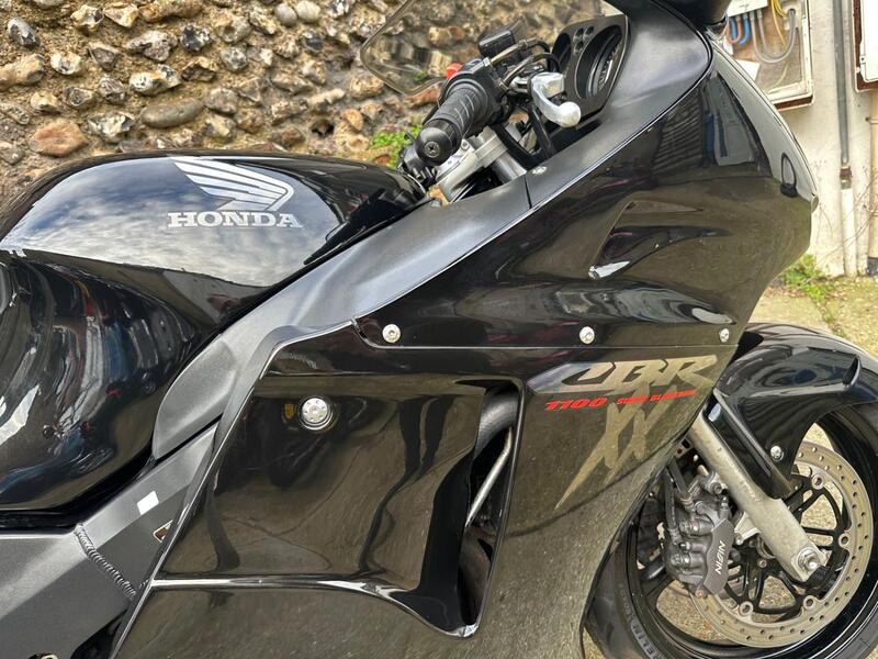 HONDA CBR1100XX Super Blackbird