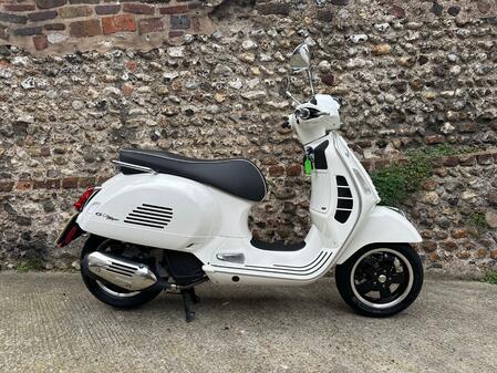 PIAGGIO Vespa GTS Super ABS