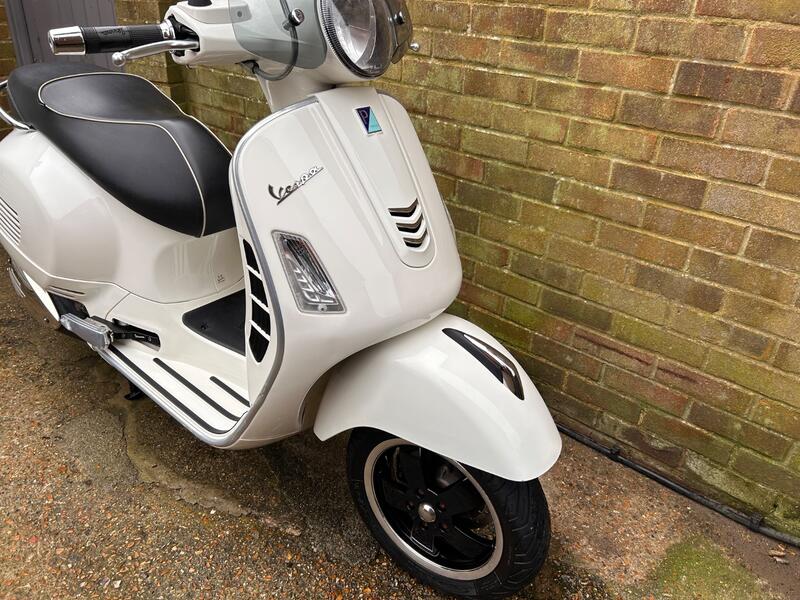 PIAGGIO Vespa GTS